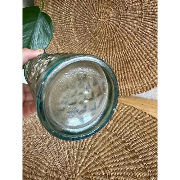 Vintage Diamond Glass bottle with cork - Picture 5 of 8